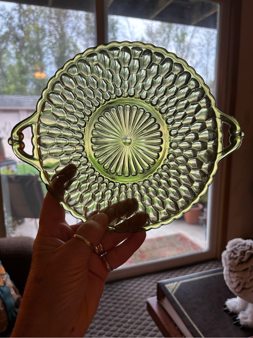Indiana Glass avocado green Honeycomb serving dish